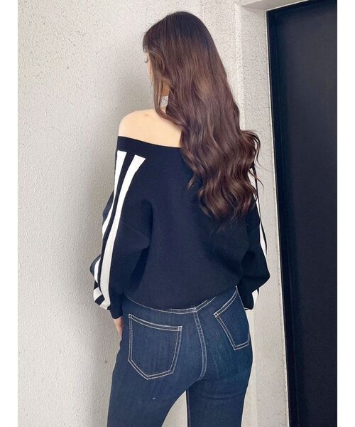 GYDA（ジェイダ）の「Vネック2ラインショートニットトップス（ニット/セーター・レディース・ブラック/オフホワイト/チャコールグレー・FREE）」の11枚目の写真