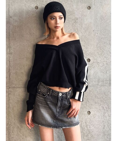 GYDA（ジェイダ）の「Vネック2ラインショートニットトップス（ニット/セーター・レディース・ブラック/オフホワイト/チャコールグレー・FREE）」の16枚目の写真