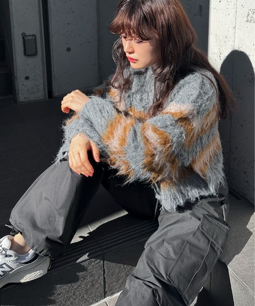 feepur（フェピュール）の「【ハンドウォッシャブル】シャギーボーダーショートニット（ニット/セーター・レディース・オフホワイト/グレー・MEDIUM）」の16枚目の写真