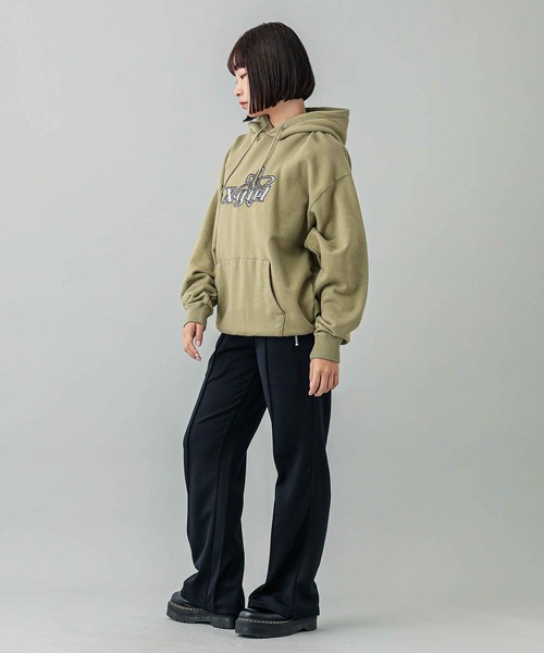 X-girl（エックスガール）の「CHEMICAL SYMBOL LOGO EMBROIDERY SWEAT HOODIE（パーカー・レディース・ブラック/アッシュ/オリーブ・XL/L/S/M）」の22枚目の写真