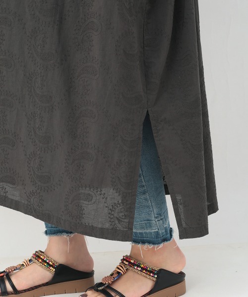 チチカカ(チチカカ)の「Rico ペイズリー総柄刺繍ワンピース(シャツワンピース・レディース・チャコールグレー/グリーン/ホワイト・FREE)」の15枚目の写真