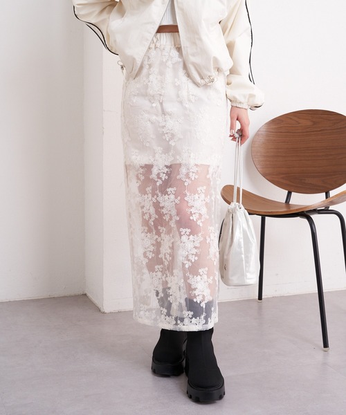 Chico（チコ）の「【2024SS】シアーフラワータイトロングスカート（スカート・レディース・ブラック/ホワイト/ライトグレー・FREE）」の7枚目の写真