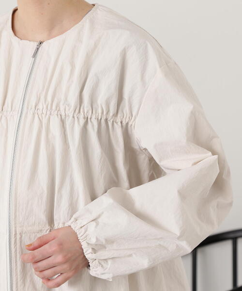 N.（N. Natural Beauty Basic）（エヌエヌナチュラルビューティーベーシック）の「◆ミニリップストップシャーリングブルゾン（ブルゾン・レディース・チャコールグレー/オフホワイト・MEDIUM）」の5枚目の写真