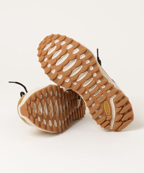 KEEN(キーン)の「ZIONIC WP / ザイオニック ウォータープルーフ / メンズ スニーカー(スニーカー・メンズ・イエロー・28cm/29cm/25cm/25.5cm/26cm/26.5cm/27cm/27.5cm)」の3枚目の写真