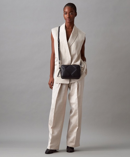 Calvin Klein(カルバン・クライン)の「キルトカメラバッグ(ボディバッグ/ウエストポーチ・レディース・ブラック/ライトグリーン・FREE)」の9枚目の写真