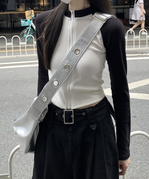 LYEON(リヨン)の「ラグランリブロンT/ジップラグラン配色トップス(Tシャツ/カットソー・レディース・ブラック/オフホワイト・FREE)」の8枚目の写真