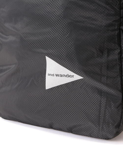 and wander（アンドワンダー）の「and wander/アンドワンダー  sil tote bag  5744975200（トートバッグ・メンズ・チャコールグレー/オフホワイト・FREE）」の8枚目の写真