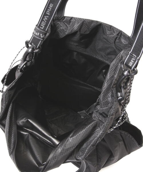 and wander（アンドワンダー）の「and wander/アンドワンダー  sil tote bag  5744975200（トートバッグ・メンズ・チャコールグレー/オフホワイト・FREE）」の9枚目の写真