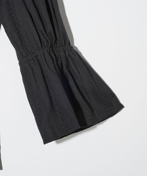 MILKFED.(ミルクフェド)の「GATHERD BLOUSE(シャツ/ブラウス・レディース・ライトブルー/ブラック/ホワイト・ONE SIZE)」の7枚目の写真