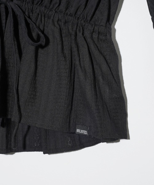 MILKFED.(ミルクフェド)の「GATHERD BLOUSE(シャツ/ブラウス・レディース・ライトブルー/ブラック/ホワイト・ONE SIZE)」の9枚目の写真