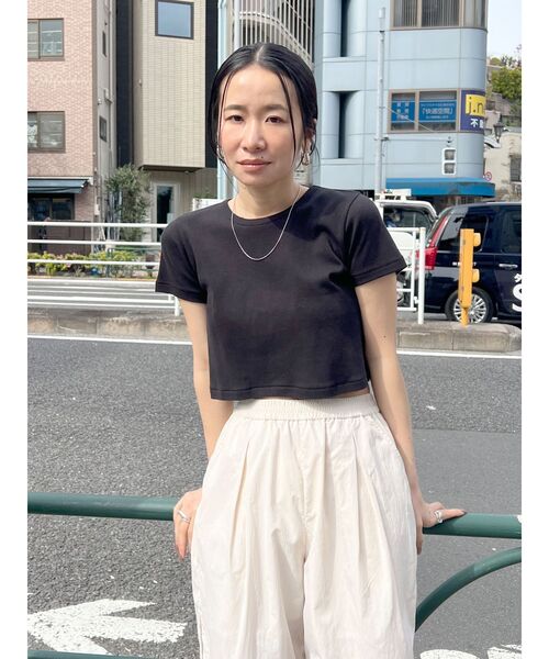 Ungrid(アングリッド)の「フィットショートTee(Tシャツ/カットソー・レディース・ブラック/レッド/オフホワイト・FREE)」の18枚目の写真