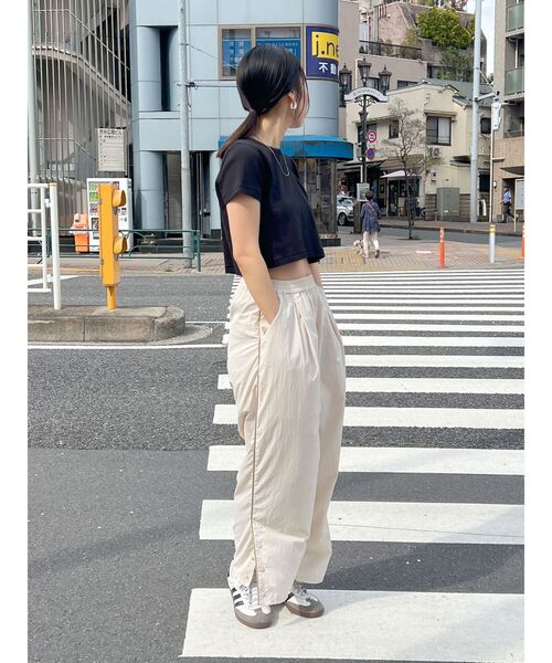 Ungrid(アングリッド)の「フィットショートTee(Tシャツ/カットソー・レディース・ブラック/レッド/オフホワイト・FREE)」の19枚目の写真