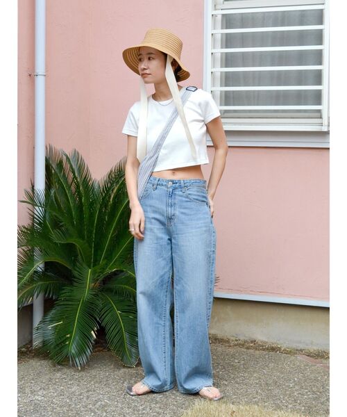 Ungrid(アングリッド)の「フィットショートTee(Tシャツ/カットソー・レディース・ブラック/レッド/オフホワイト・FREE)」の5枚目の写真