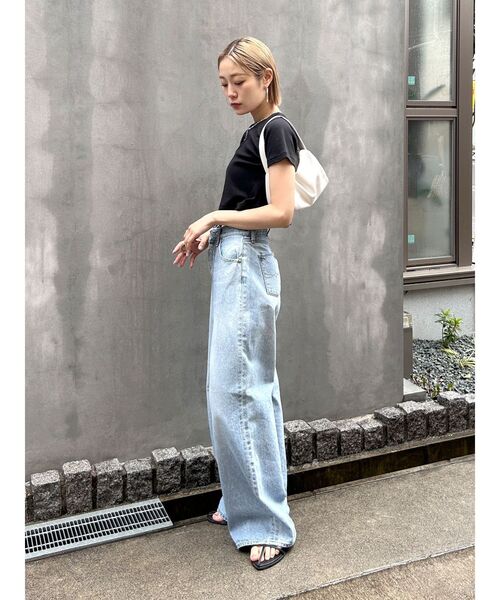 Ungrid(アングリッド)の「フィットショートTee(Tシャツ/カットソー・レディース・ブラック/レッド/オフホワイト・FREE)」の9枚目の写真