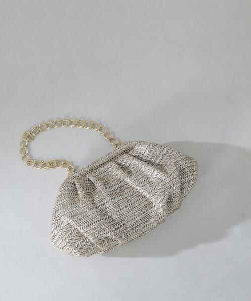 NATURAL BEAUTY BASIC(ナチュラルビューティーベーシック)の「◇【美人百花・Oggi掲載】メタリックPPチェーンバッグ(ショルダーバッグ・レディース・ベージュ/ライトグリーン・フリ-)」の2枚目の写真