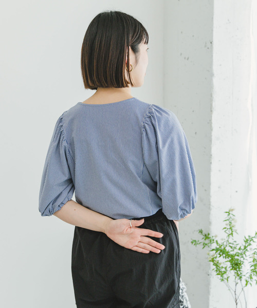 ITEMS URBANRESEARCH(アイテムズ アーバンリサーチ)の「フハクライクソデボリュームプルオーバー(Tシャツ/カットソー・レディース・ブルー/オフホワイト/ネイビー・FREE)」の15枚目の写真