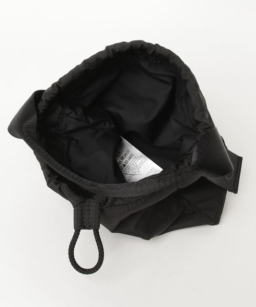 GANNI(ガニー)の「【GANNI(ガニー)】RECYCLED TECH POUCH(ハンドバッグ・レディース・ブラック/ライトグレー・FREE)」の5枚目の写真