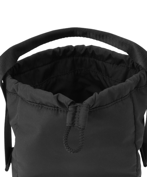 GANNI(ガニー)の「【GANNI(ガニー)】RECYCLED TECH POUCH(ハンドバッグ・レディース・ブラック/ライトグレー・FREE)」の22枚目の写真