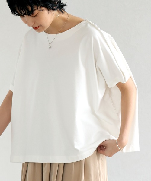 itto...（イット）の「ボタンで印象を変える。コットン肩ボタントップス（Tシャツ/カットソー・レディース・チャコール/サックスブルー/オフホワイト/杢グレー/マスタード・M）」の2枚目の写真