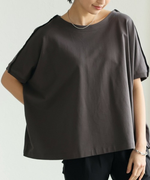 itto...（イット）の「ボタンで印象を変える。コットン肩ボタントップス（Tシャツ/カットソー・レディース・チャコール/サックスブルー/オフホワイト/杢グレー/マスタード・M）」の8枚目の写真