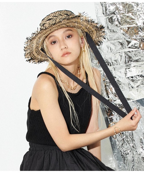 Settimissimo（セッティミッシモ）の「ミックスカラー フリンジ リボン付き ペーパー ハット 帽子（ハット・レディース・ブラック・FREE）」の3枚目の写真