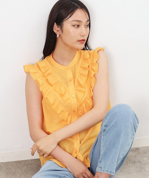 OPAQUE.CLIP（オペークドットクリップ）の「◆フロントフリル シアーブラウス【洗濯機洗い可】（シャツ/ブラウス・レディース・ブラック/ホワイト系1/ライトオレンジ系・40/38/36）」の3枚目の写真