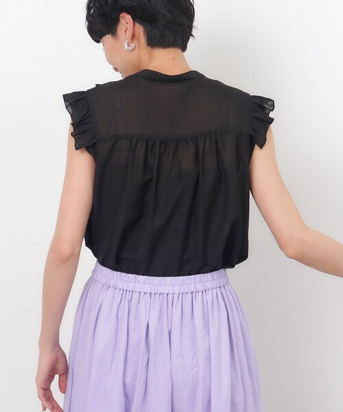 OPAQUE.CLIP（オペークドットクリップ）の「◆フロントフリル シアーブラウス【洗濯機洗い可】（シャツ/ブラウス・レディース・ブラック/ホワイト系1/ライトオレンジ系・40/38/36）」の4枚目の写真