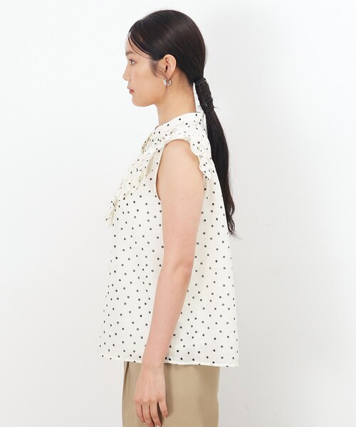 OPAQUE.CLIP（オペークドットクリップ）の「◆フロントフリル シアーブラウス【洗濯機洗い可】（シャツ/ブラウス・レディース・ブラック/ホワイト系1/ライトオレンジ系・40/38/36）」の17枚目の写真