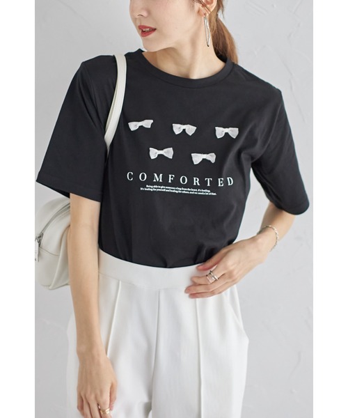 &. NOSTALGIA(アンドドットノスタルジア)の「【ZOZO限定】リボン&ロゴプリントT(Tシャツ/カットソー・レディース・オフホワイト/ブラック・M)」の2枚目の写真