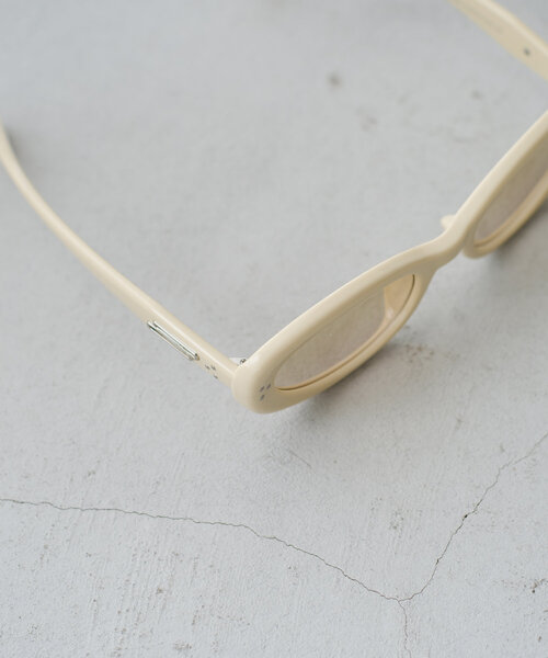 Kastane（カスタネ）の「【UVカット率99％/ケース付き】ランドスケープサングラス（サングラス・レディース・アイボリー/モカ・FREE）」の4枚目の写真