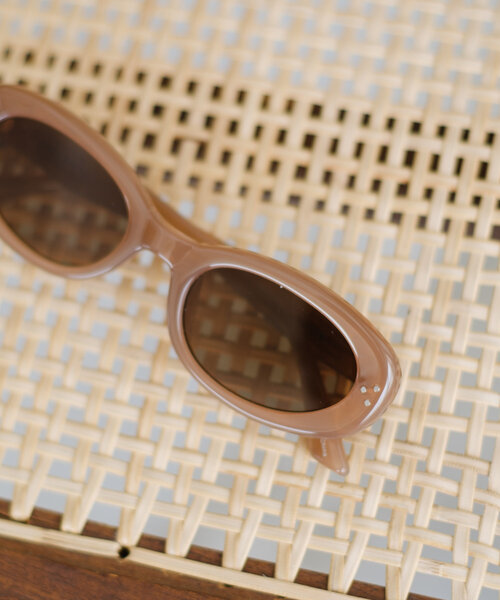 Kastane（カスタネ）の「【UVカット率99％/ケース付き】ランドスケープサングラス（サングラス・レディース・アイボリー/モカ・FREE）」の12枚目の写真