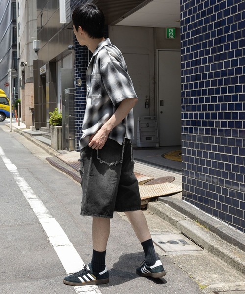 INFLATION(インフレーション)の「INFLATION/RIPPEDデニムショートパンツ(デニムパンツ・メンズ・ブラック・MEDIUM/LARGE)」の16枚目の写真