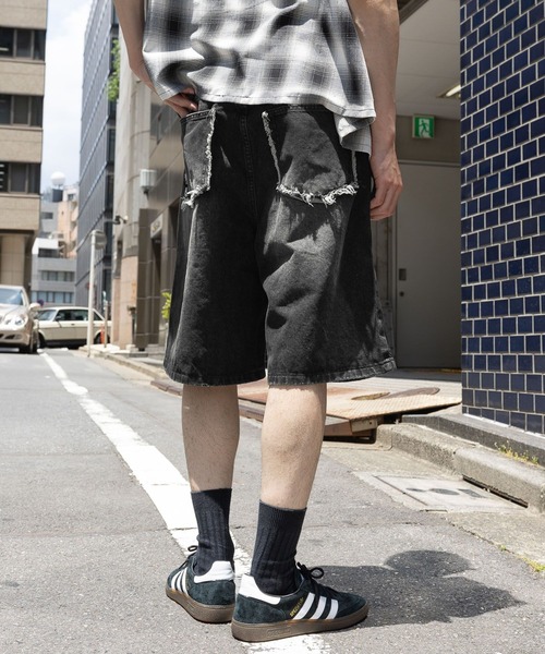 INFLATION(インフレーション)の「INFLATION/RIPPEDデニムショートパンツ(デニムパンツ・メンズ・ブラック・MEDIUM/LARGE)」の10枚目の写真