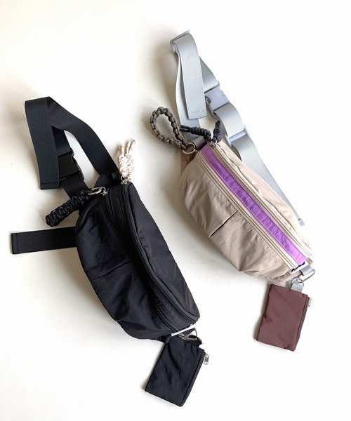 Casselini（キャセリーニ）の「撥水ナイロンウエストポーチ（ボディバッグ/ウエストポーチ・レディース・ライトグレー/ブラック・ONE SIZE）」の7枚目の写真