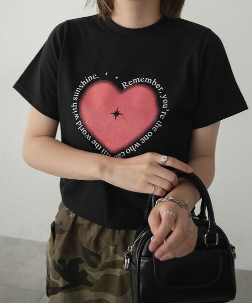 dispark（ディスパーク）の「DISPARK/ハートレタリングクロップドT（Tシャツ/カットソー・レディース・ブラック・FREE）」の3枚目の写真