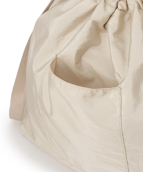 OPAQUE.CLIP（オペークドットクリップ）の「◆【2WAY／A4サイズ対応】ドロストリボンフリルティアードショルダーバッグ（ショルダーバッグ・レディース・ベージュ/ブラック/グレー・00）」の13枚目の写真