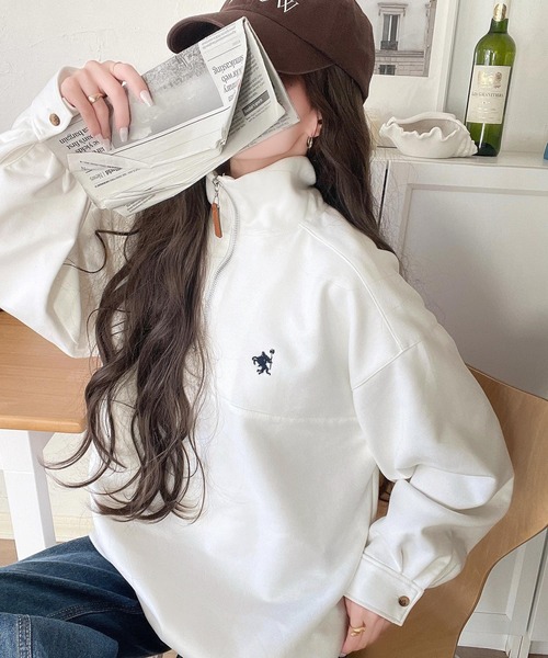 classicalelf(クラシカルエルフ)の「ゆったりシルエットでこなれ感。胸刺繍スエードポンチハーフジッププルオーバー(スウェット・レディース・アイボリー/オフホワイト/モカ・MEDIUM/LARGE/X-LARGE/SMALL)」の7枚目の写真