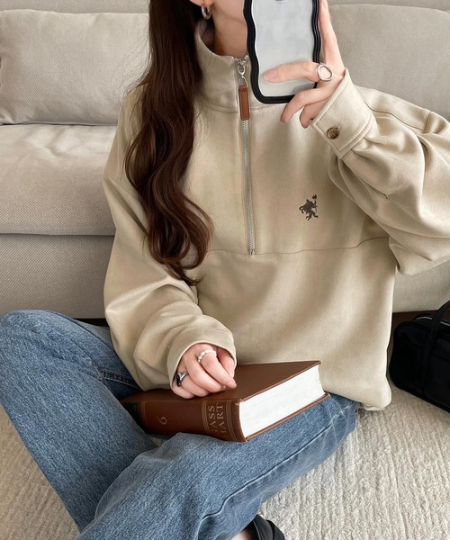 classicalelf(クラシカルエルフ)の「ゆったりシルエットでこなれ感。胸刺繍スエードポンチハーフジッププルオーバー(スウェット・レディース・アイボリー/オフホワイト/モカ・MEDIUM/LARGE/X-LARGE/SMALL)」の12枚目の写真