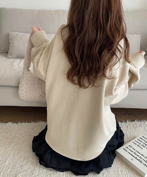 classicalelf(クラシカルエルフ)の「ゆったりシルエットでこなれ感。胸刺繍スエードポンチハーフジッププルオーバー(スウェット・レディース・アイボリー/オフホワイト/モカ・MEDIUM/LARGE/X-LARGE/SMALL)」の14枚目の写真