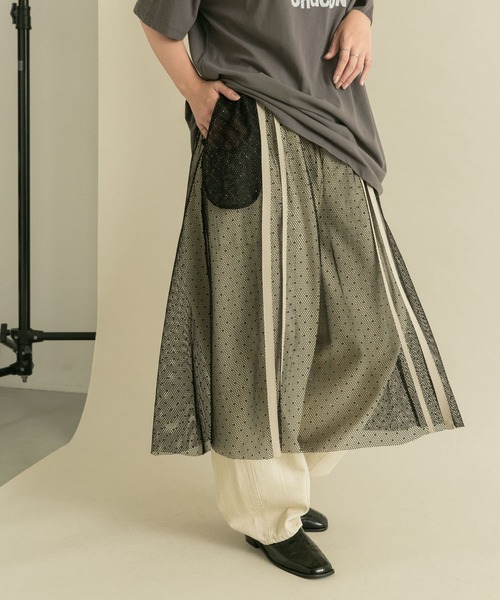 KBF（ケイビーエフ）の「メッシュラインレイヤードスカート（スカート・レディース・ブラック/オフホワイト・ONE）」の5枚目の写真