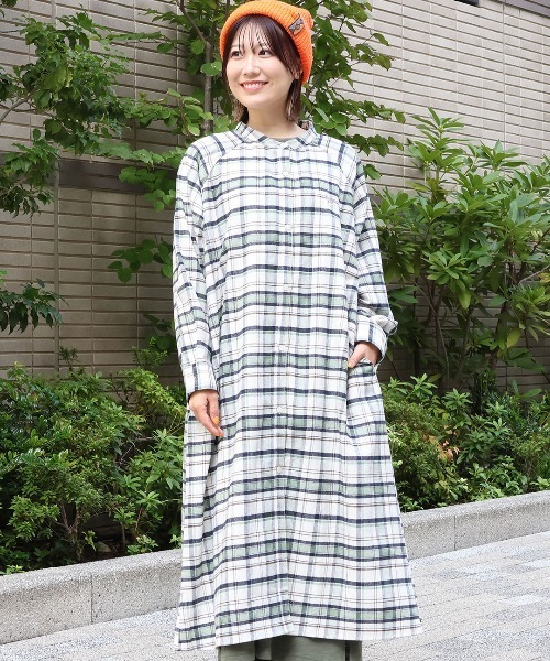チチカカ(チチカカ)の「リャマ刺繍チェックシャツワンピース(シャツワンピース・レディース・ブラック/ライトグレー/グリーン・FREE)」の1枚目の写真