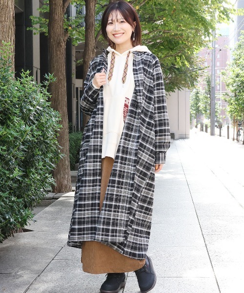 チチカカ(チチカカ)の「リャマ刺繍チェックシャツワンピース(シャツワンピース・レディース・ブラック/ライトグレー/グリーン・FREE)」の4枚目の写真