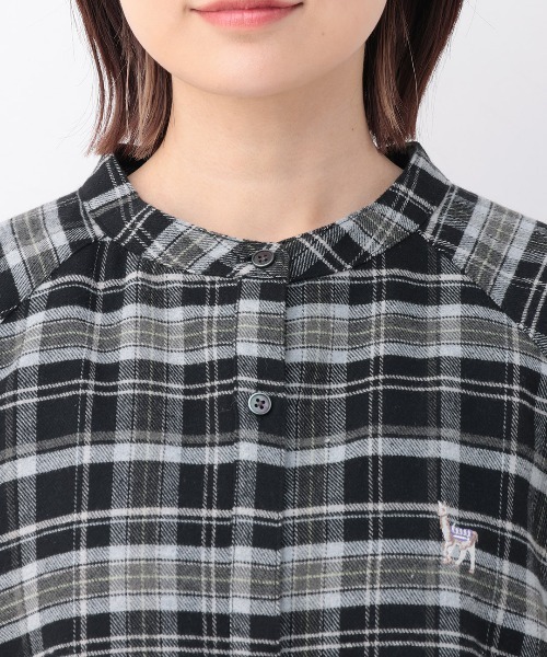チチカカ(チチカカ)の「リャマ刺繍チェックシャツワンピース(シャツワンピース・レディース・ブラック/ライトグレー/グリーン・FREE)」の16枚目の写真