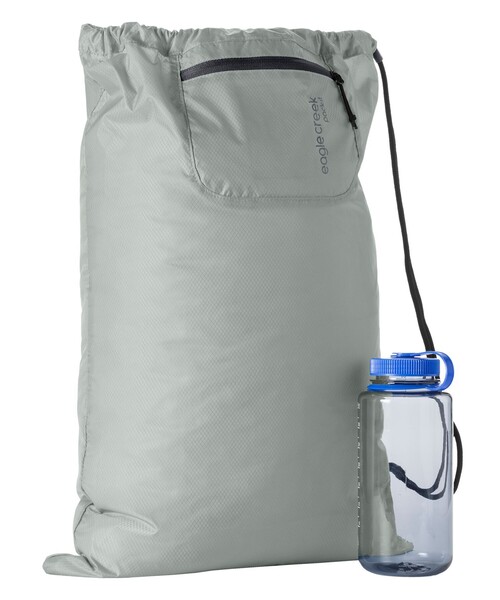 bpr BEAMS(ビーピーアール ビームス )の「Eagle Creek / Packable Drawstring Sack(ハンドバッグ・レディース・グレー/ブラック・ONE SIZE)」の3枚目の写真
