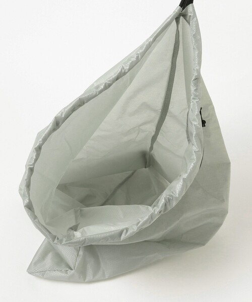 bpr BEAMS(ビーピーアール ビームス )の「Eagle Creek / Packable Drawstring Sack(ハンドバッグ・レディース・グレー/ブラック・ONE SIZE)」の11枚目の写真