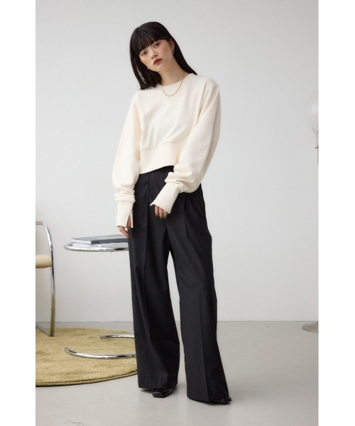 AZUL by moussy（アズールバイマウジー）の「バックデザインクロップドスウェット（スウェット・レディース・ブラック/アイボリー/ダークブルー・FREE）」の6枚目の写真