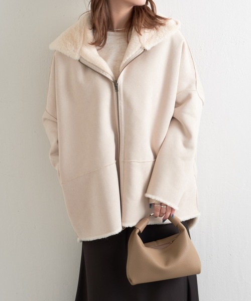 Lui's（ルイス）の「フェイクムートンコクーンフードコート（その他アウター・レディース・チャコールグレー/アイボリー/ベージュ・FREE）」の2枚目の写真