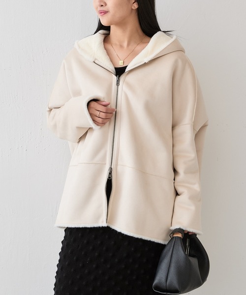 Lui's（ルイス）の「フェイクムートンコクーンフードコート（その他アウター・レディース・チャコールグレー/アイボリー/ベージュ・FREE）」の8枚目の写真