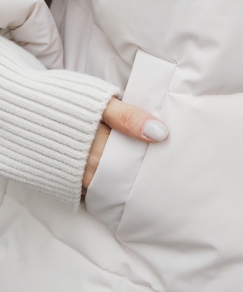 tiptop(ティップトップ)の「フェイクダウン襟リブブルゾン(ダウンジャケット/コート・レディース・アイボリー/ブラック・FREE)」の14枚目の写真