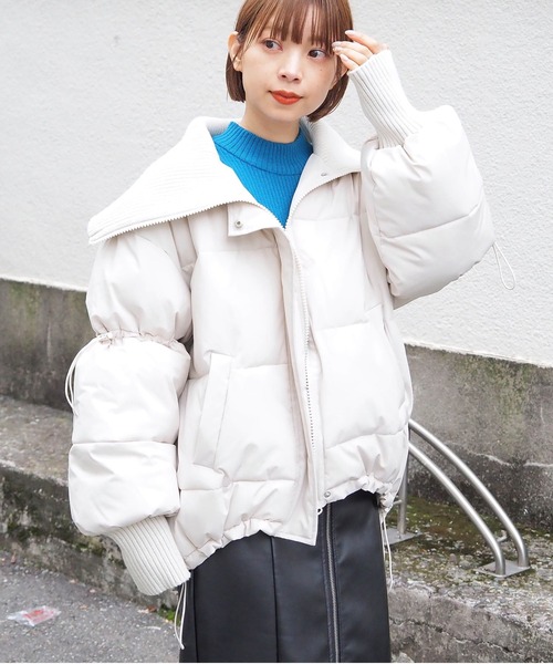 tiptop(ティップトップ)の「フェイクダウン襟リブブルゾン(ダウンジャケット/コート・レディース・アイボリー/ブラック・FREE)」の3枚目の写真